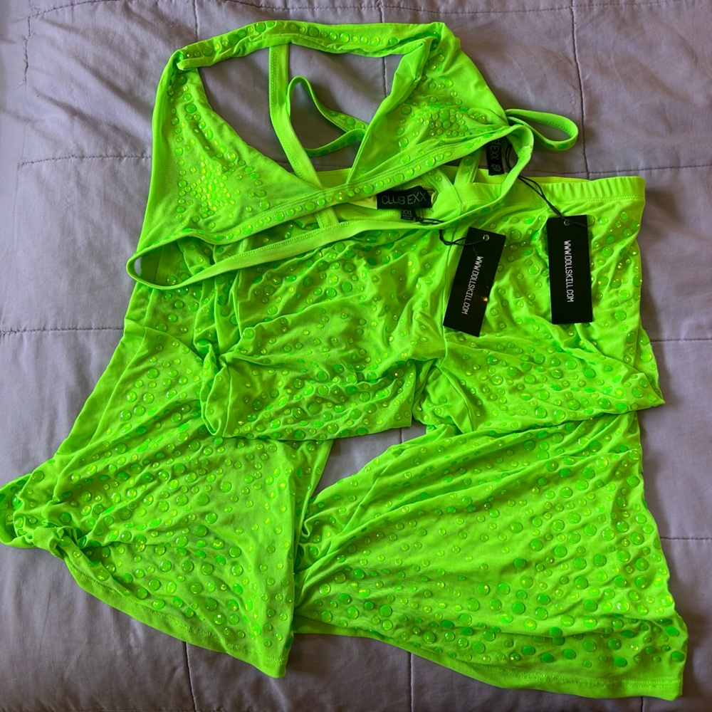 NEON GREEN BRA TOP AND BELL BOTTOMS SEXY GLOW RAVE DOLLS KILL CLUB EXX BRAND NEW